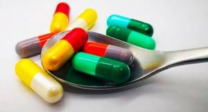 Антибиотики при кашле у взрослых: список лучших при температуре и без, в таблетках, недорогие и без рецепта