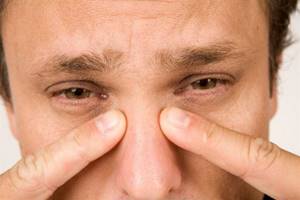 Болит нос (Почему болит нос внутри, в области лба, переносицы в районе бровей)