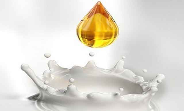 Как употребляют молоко с медом при простуде