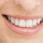 Корень зуба в гайморовой пазухе: что делать?