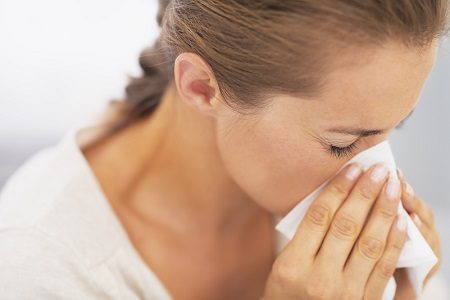 Насморк - один из симптомов простуды