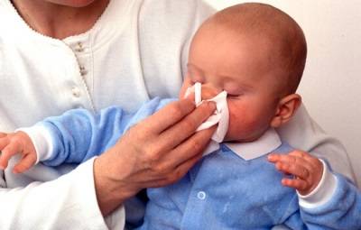 насморк у ребенка лечение комаровский