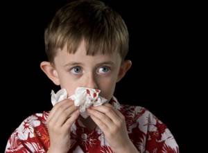 причины частых носовых кровотечений, первая помощь при носовом кровотечении и методы остановки кровотечения из носа
