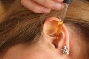 Применение камфорного масла при болях в ушах