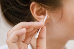 Применение камфорного масла при болях в ушах