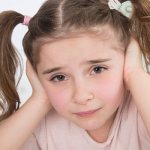 признаки серной пробки в ухе